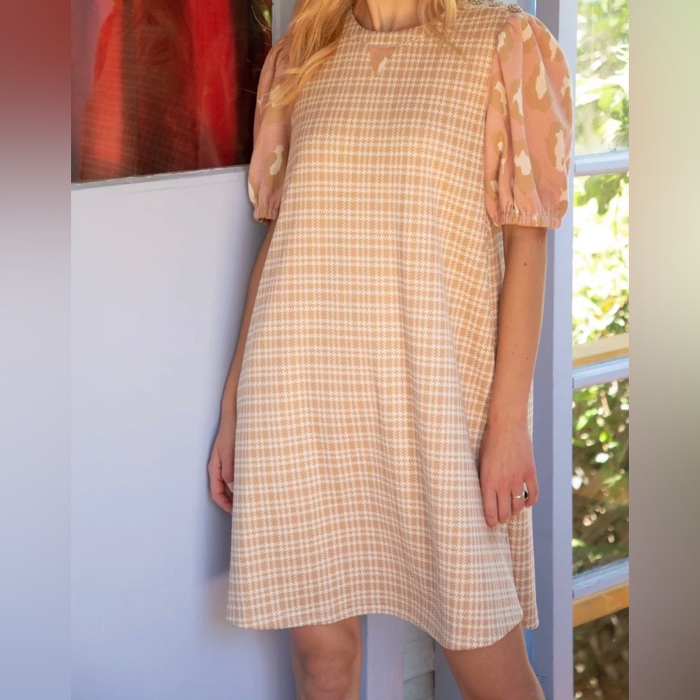 VOY | Light PINK/WHITE (cream) TEXTURE DRESS W/BLING BUTTON DETAIL | Lg New/Tags